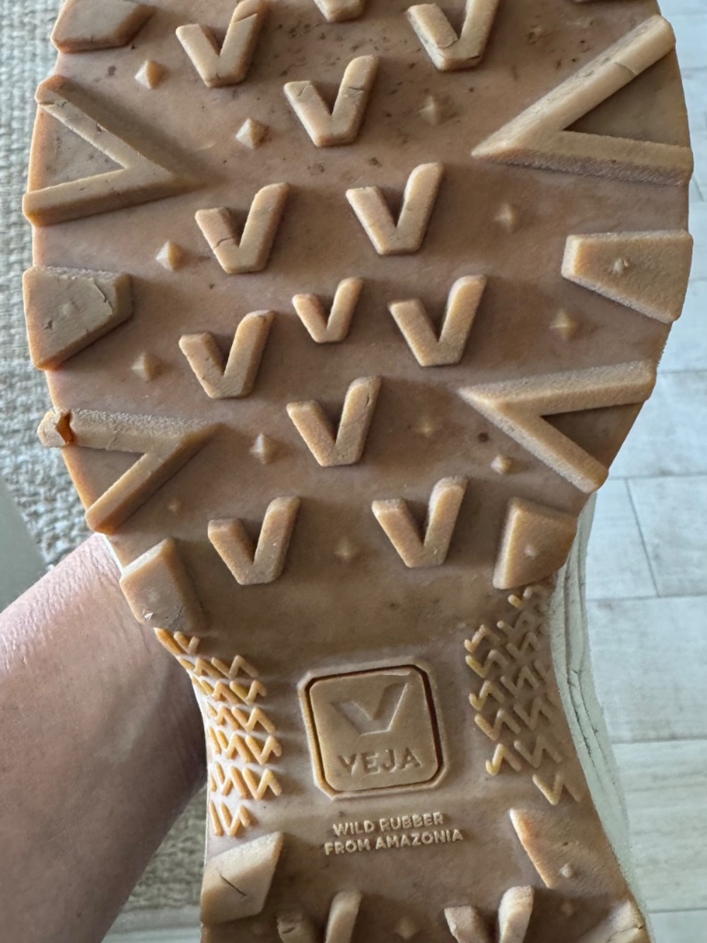 Cream Veja Sneaker - Picture 7 of 7